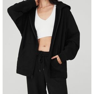 - Alo Yoga Renown Hoodie (Black)